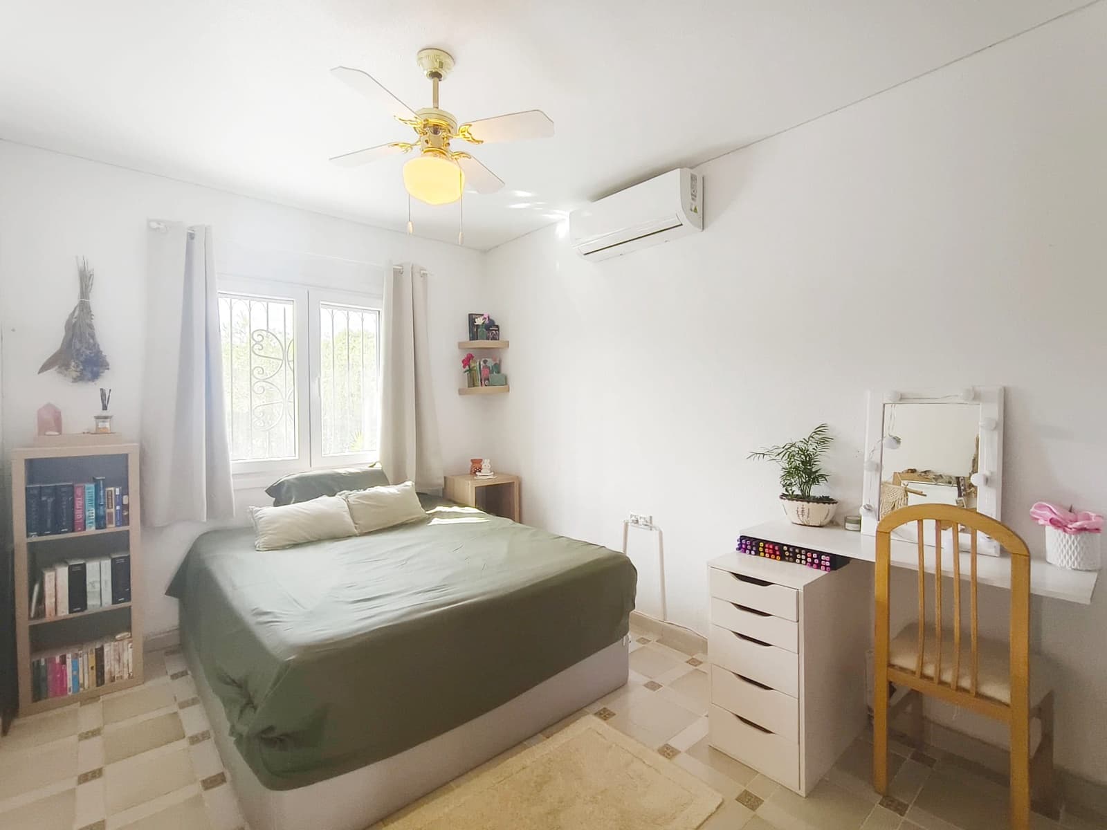 3 soverom Rekkehus til salgs i Orihuela Costa med svømmebasseng garasje - € 299 000 (Ref: 9297775)