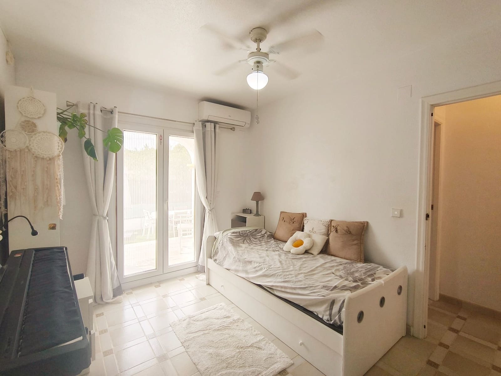 3 soverom Rekkehus til salgs i Orihuela Costa med svømmebasseng garasje - € 299 000 (Ref: 9297775)