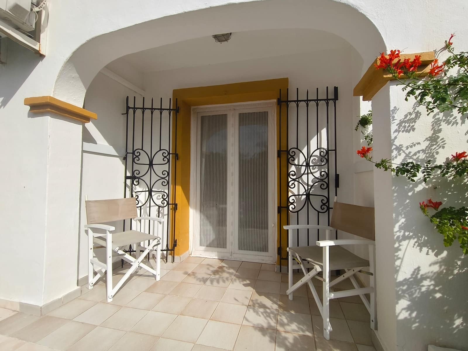 3 soverom Rekkehus til salgs i Orihuela Costa med svømmebasseng garasje - € 299 000 (Ref: 9297775)