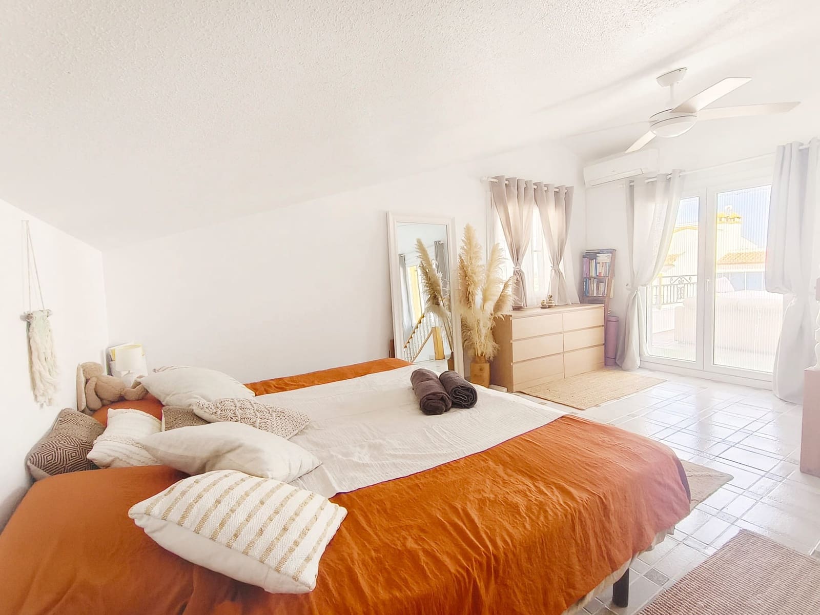 3 soverom Rekkehus til salgs i Orihuela Costa med svømmebasseng garasje - € 299 000 (Ref: 9297775)