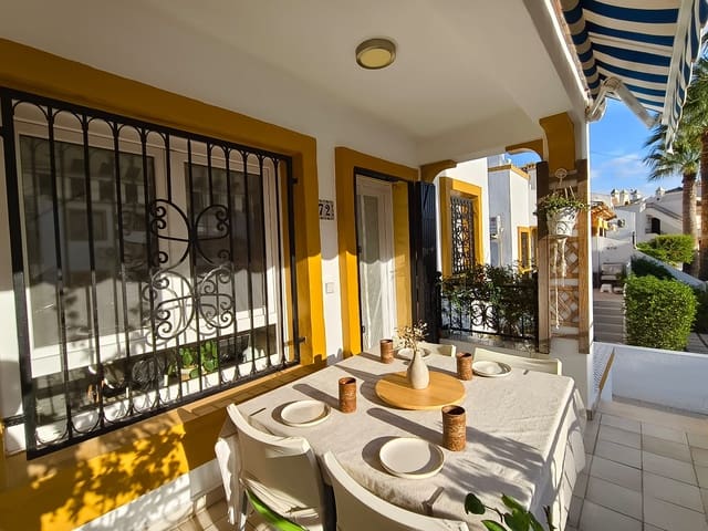 3 soveværelse Rækkehus til salg i Villamartin, Orihuela med swimmingpool garage - € 299.000 (Ref: 9297775)