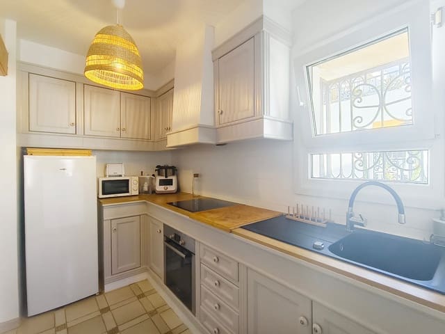 3 soveværelse Rækkehus til salg i Villamartin, Orihuela med swimmingpool garage - € 299.000 (Ref: 9297775)