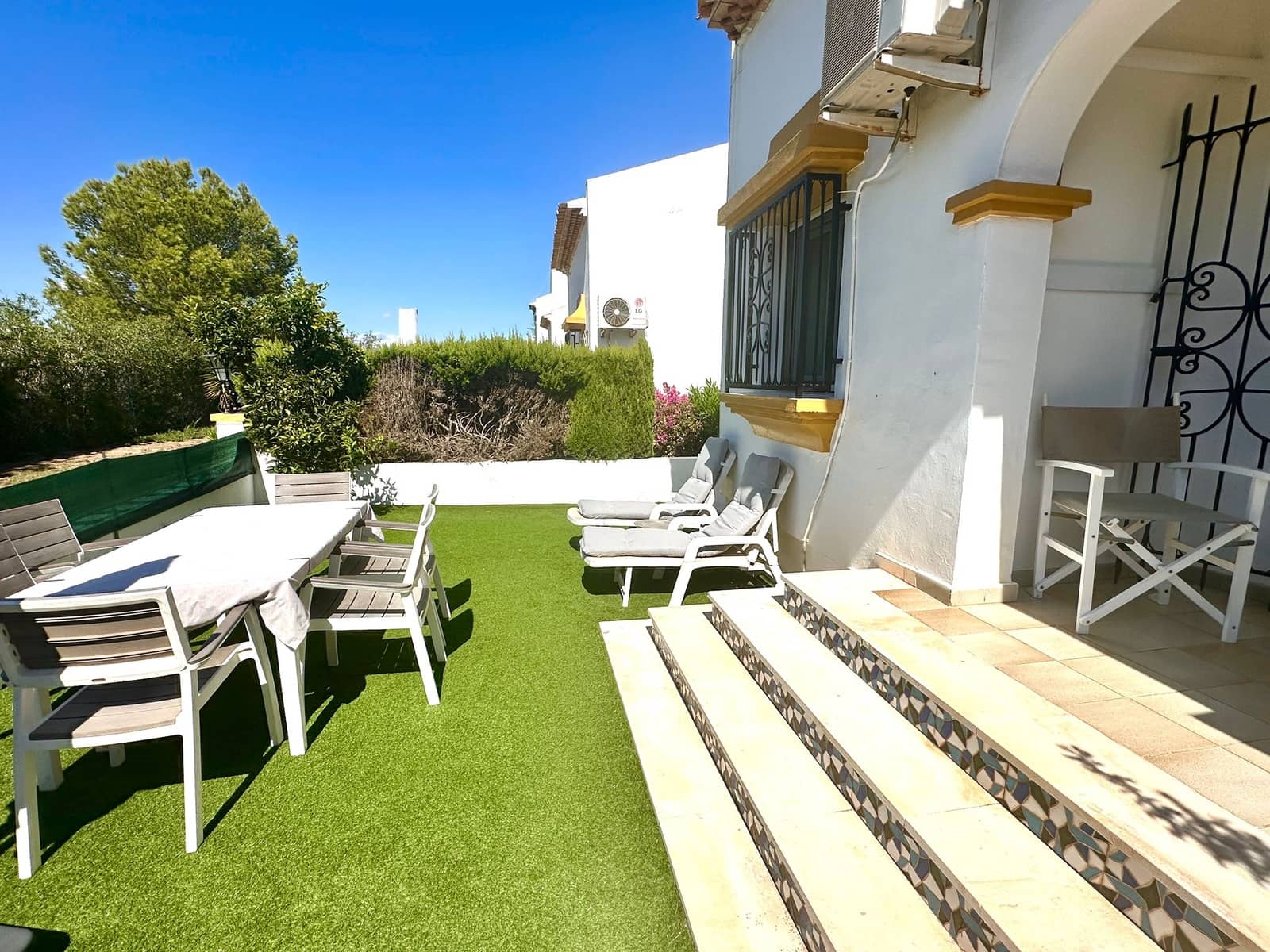 3 soverom Rekkehus til salgs i Orihuela Costa med svømmebasseng garasje - € 299 000 (Ref: 9297775)