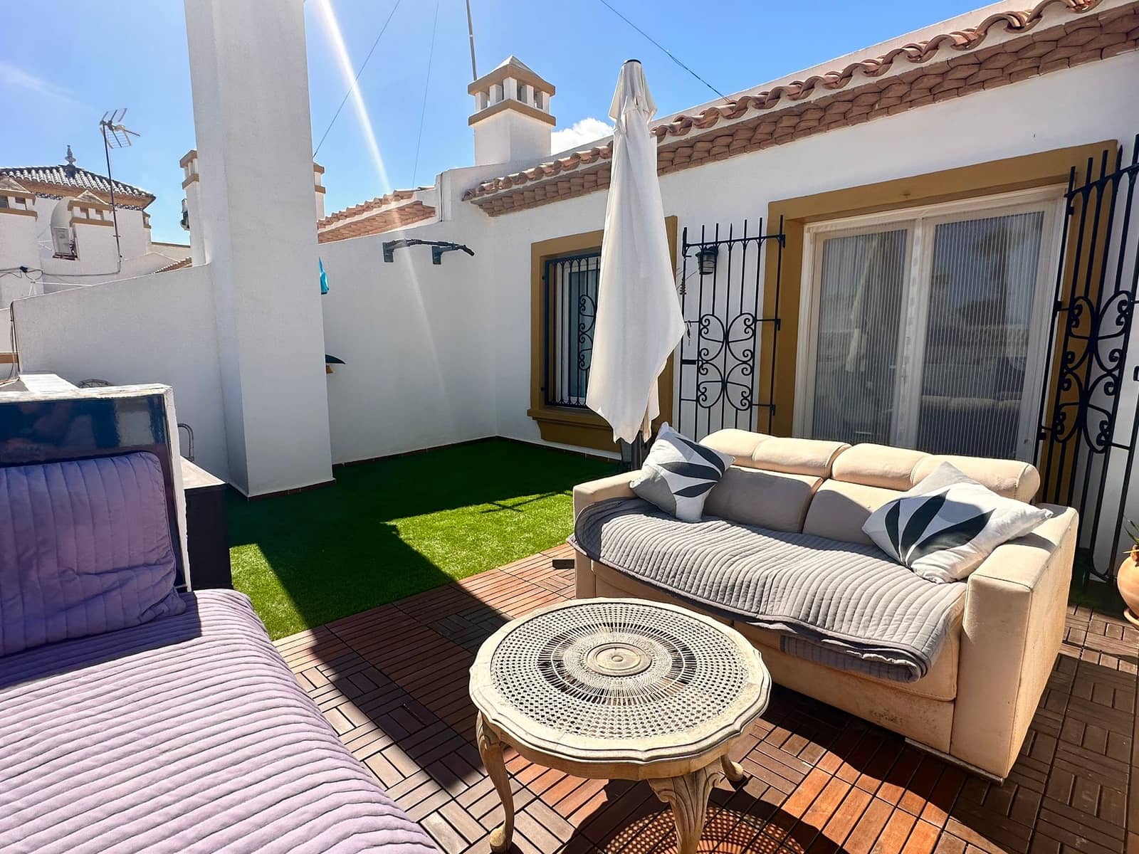 3 soverom Rekkehus til salgs i Orihuela Costa med svømmebasseng garasje - € 299 000 (Ref: 9297775)