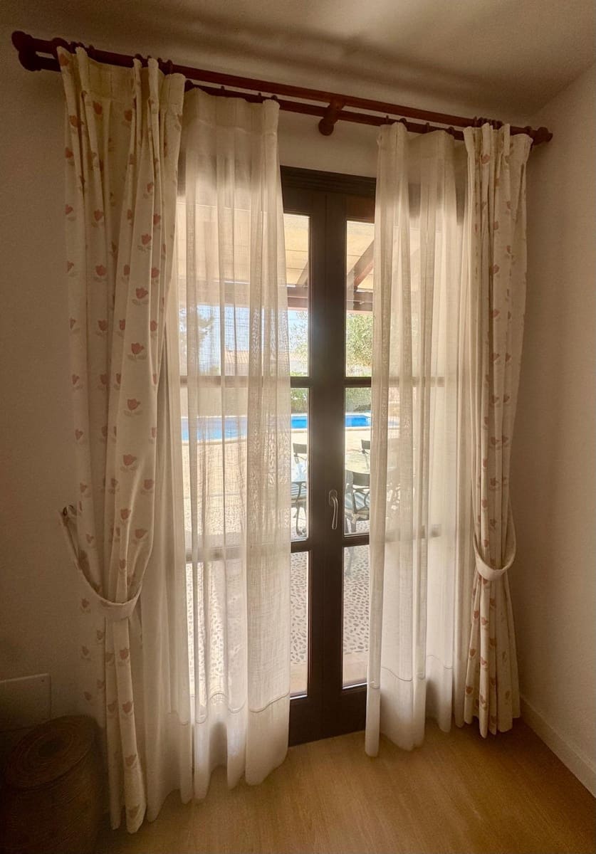 Finca/Maison de Campagne de 4 chambres à louer à Portocolom avec piscine - 3 500 € (Ref: 10019418)