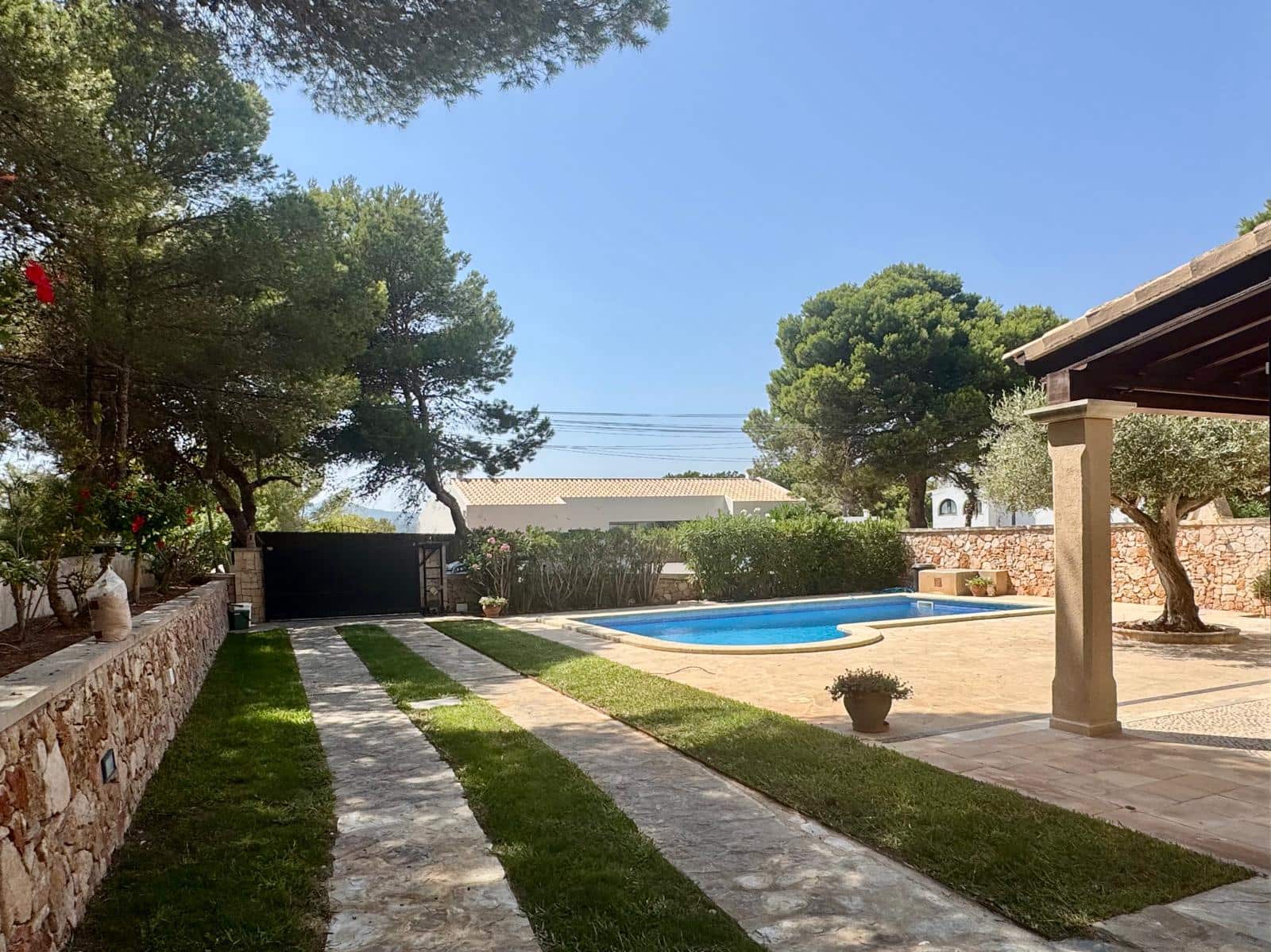 Finca/Maison de Campagne de 4 chambres à louer à Portocolom avec piscine - 3 500 € (Ref: 10019418)