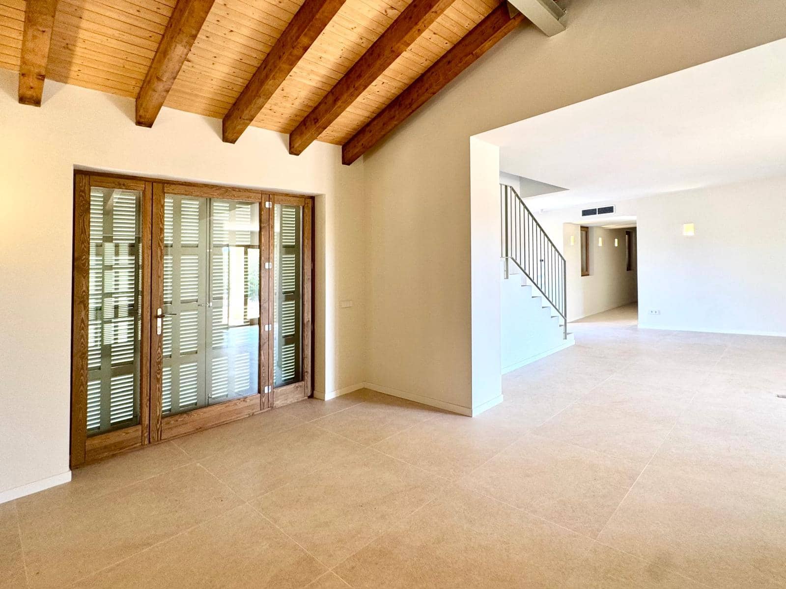 3 Zimmer Finca/Landgut zu vermieten in Portocolom mit Pool Garage - 4.000 € (Ref: 10021306)