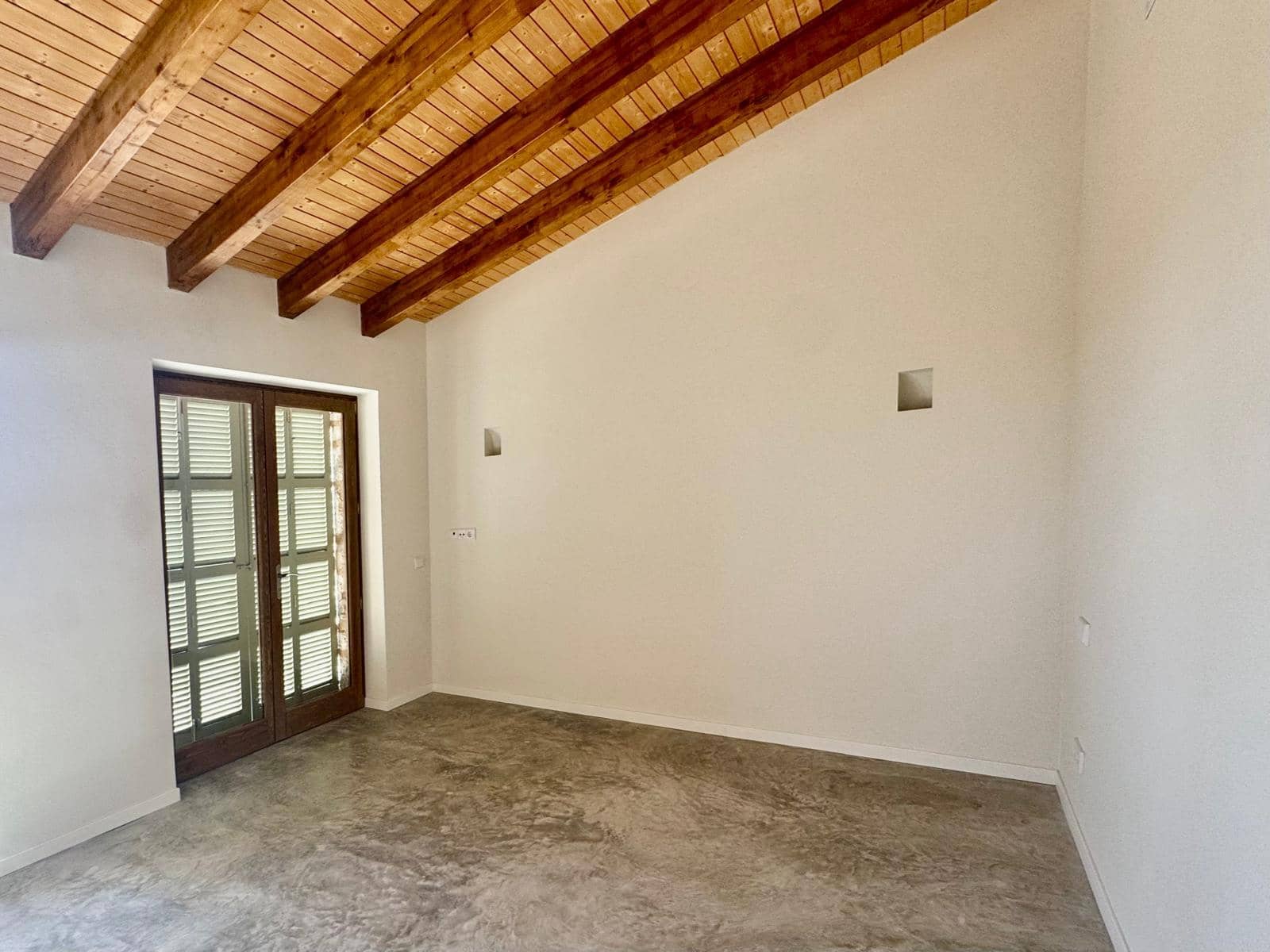 3 Zimmer Finca/Landgut zu vermieten in Portocolom mit Pool Garage - 4.000 € (Ref: 10021306)