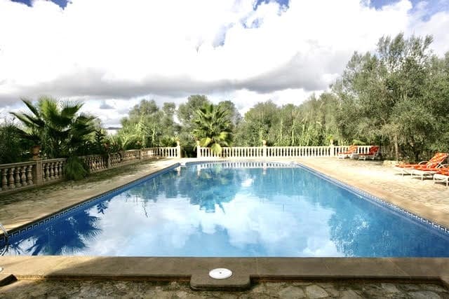 5 soveværelse Finca/Landehus til salg i Porreres med swimmingpool garage - € 2.600.000 (Ref: 6482788)