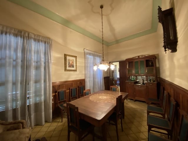 6 bedroom Townhouse for sale in Porreres with garage - € 640,000 (Ref: 6685484)