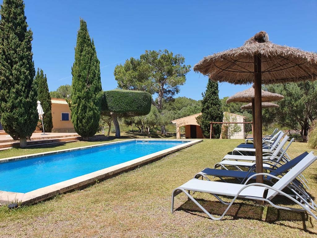 7 soveværelse Finca/Landehus til salg i Portocolom med swimmingpool garage - € 2.080.000 (Ref: 7550329)