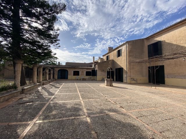 Hus til salgs i Porreres med svømmebasseng garasje - € 2 340 000 (Ref: 7697452)