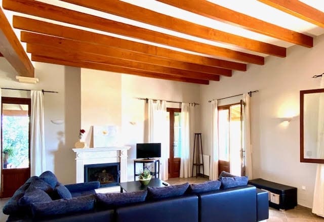 6 soveværelse Finca/Landehus til salg i Portocolom med swimmingpool - € 3.700.000 (Ref: 8005253)