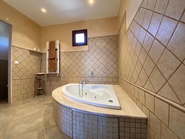 6 soveværelse Finca/Landehus til salg i Portocolom med swimmingpool - € 3.700.000 (Ref: 8005253)