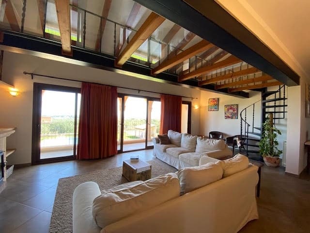 6 soveværelse Finca/Landehus til salg i Portocolom med swimmingpool - € 3.700.000 (Ref: 8005253)