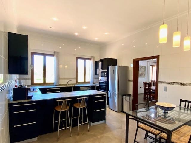 6 soveværelse Finca/Landehus til salg i Portocolom med swimmingpool - € 3.700.000 (Ref: 8005253)