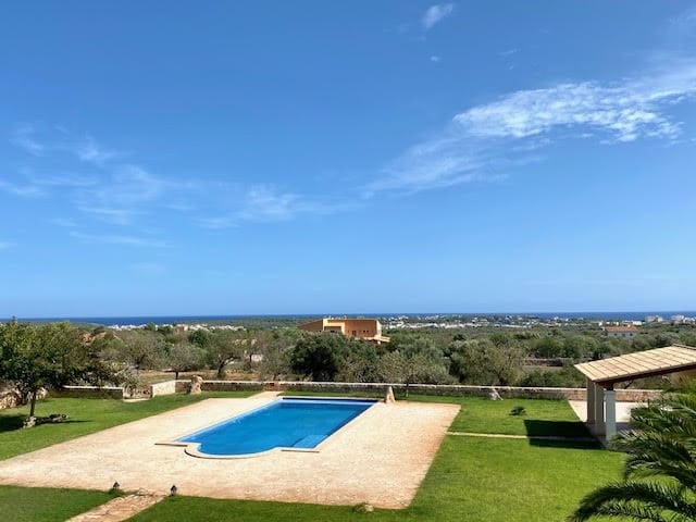6 soveværelse Finca/Landehus til salg i Portocolom med swimmingpool - € 3.700.000 (Ref: 8005253)