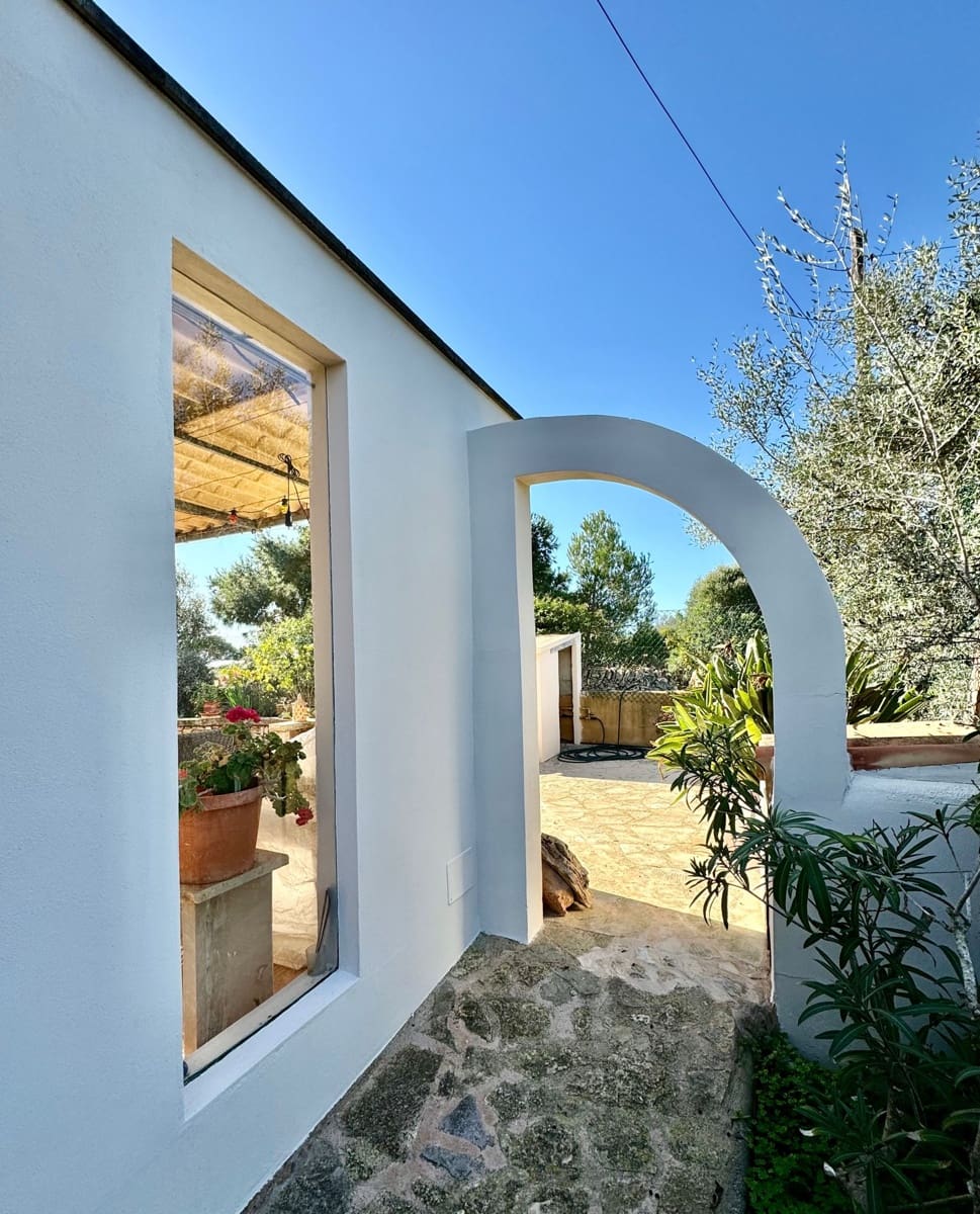 4 soveværelse Finca/Landehus til salg i Cala Llombards med swimmingpool - € 820.000 (Ref: 8074033)