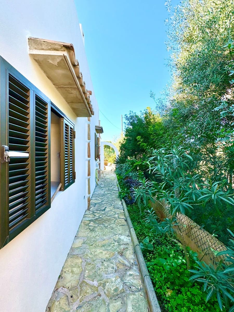 4 soveværelse Finca/Landehus til salg i Cala Llombards med swimmingpool - € 820.000 (Ref: 8074033)