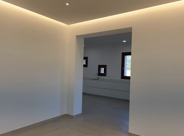 3 soveværelse Finca/Landehus til salg i Petra med swimmingpool - € 1.380.000 (Ref: 8575333)