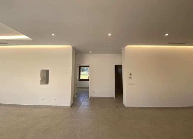 3 soveværelse Finca/Landehus til salg i Petra med swimmingpool - € 1.380.000 (Ref: 8575333)