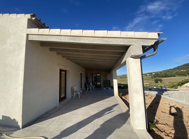 3 soveværelse Finca/Landehus til salg i Petra med swimmingpool - € 1.380.000 (Ref: 8575333)