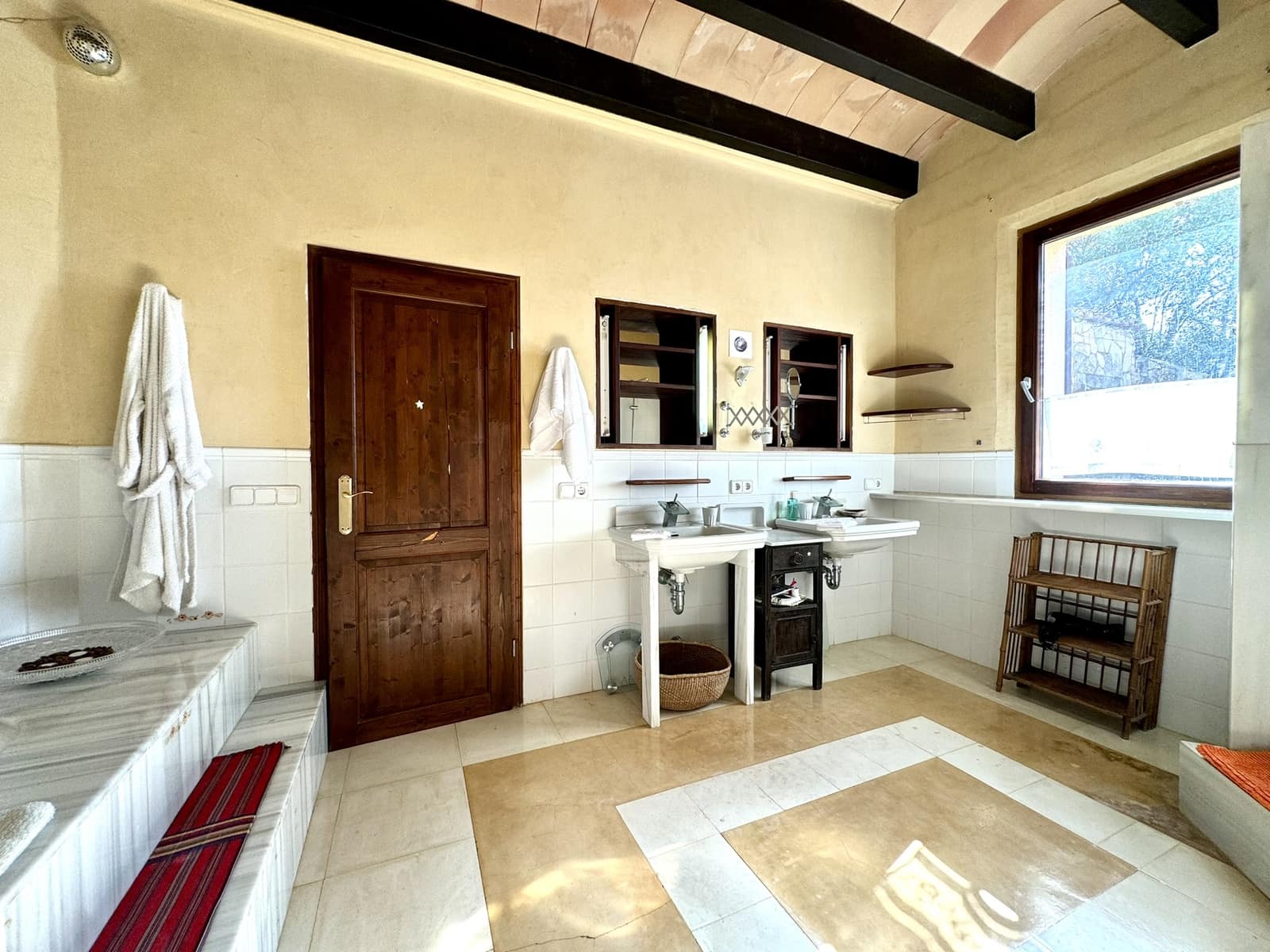 8 soveværelse Finca/Landehus til salg i Porreres med swimmingpool - € 2.485.000 (Ref: 8613726)