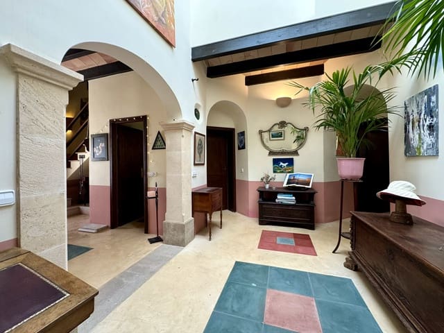 8 soveværelse Finca/Landehus til salg i Porreres med swimmingpool - € 2.485.000 (Ref: 8613726)