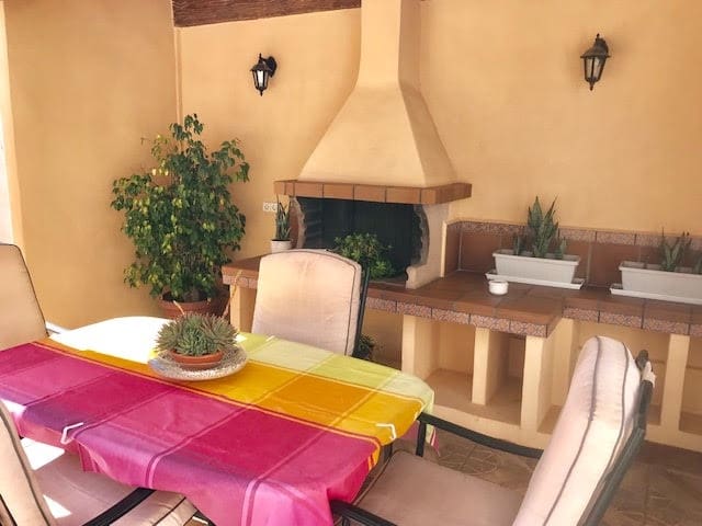 5 bedroom Townhouse for sale in Porreres with garage - € 655,000 (Ref: 9200001)