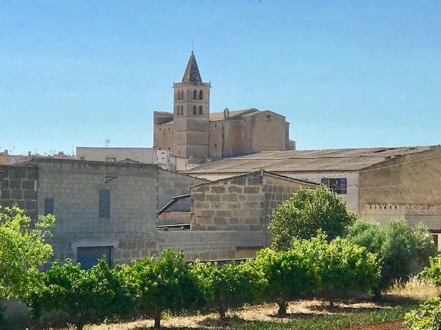 5 bedroom Townhouse for sale in Porreres with garage - € 655,000 (Ref: 9200001)