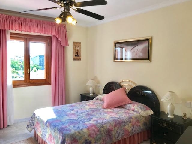 5 bedroom Townhouse for sale in Porreres with garage - € 655,000 (Ref: 9200001)