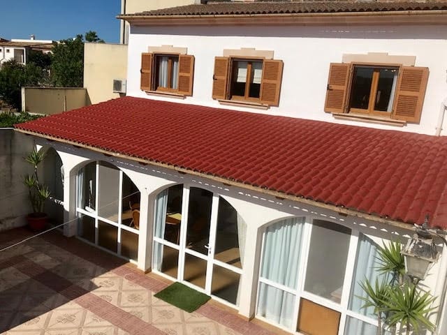 5 bedroom Townhouse for sale in Porreres with garage - € 655,000 (Ref: 9200001)