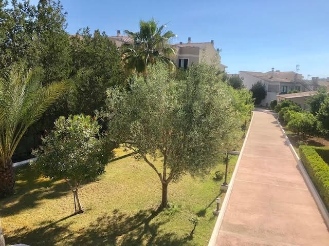 5 bedroom Townhouse for sale in Porreres with garage - € 655,000 (Ref: 9200001)