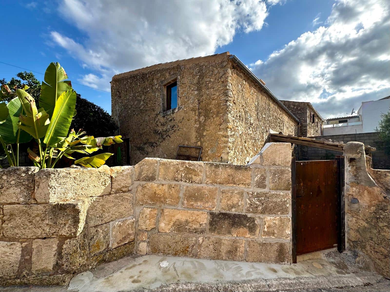 3 soveværelse Byhus til leje i Buger - € 2.500 (Ref: 9325419)