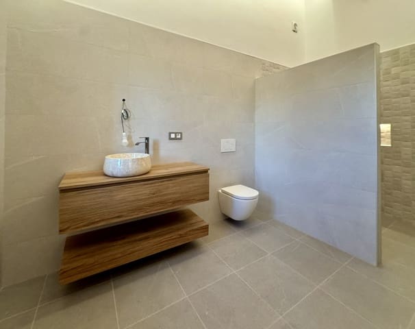 5 soveværelse Finca/Landehus til leje i Portocolom, Felanitx med garage - € 6.000 (Ref: 9783473)