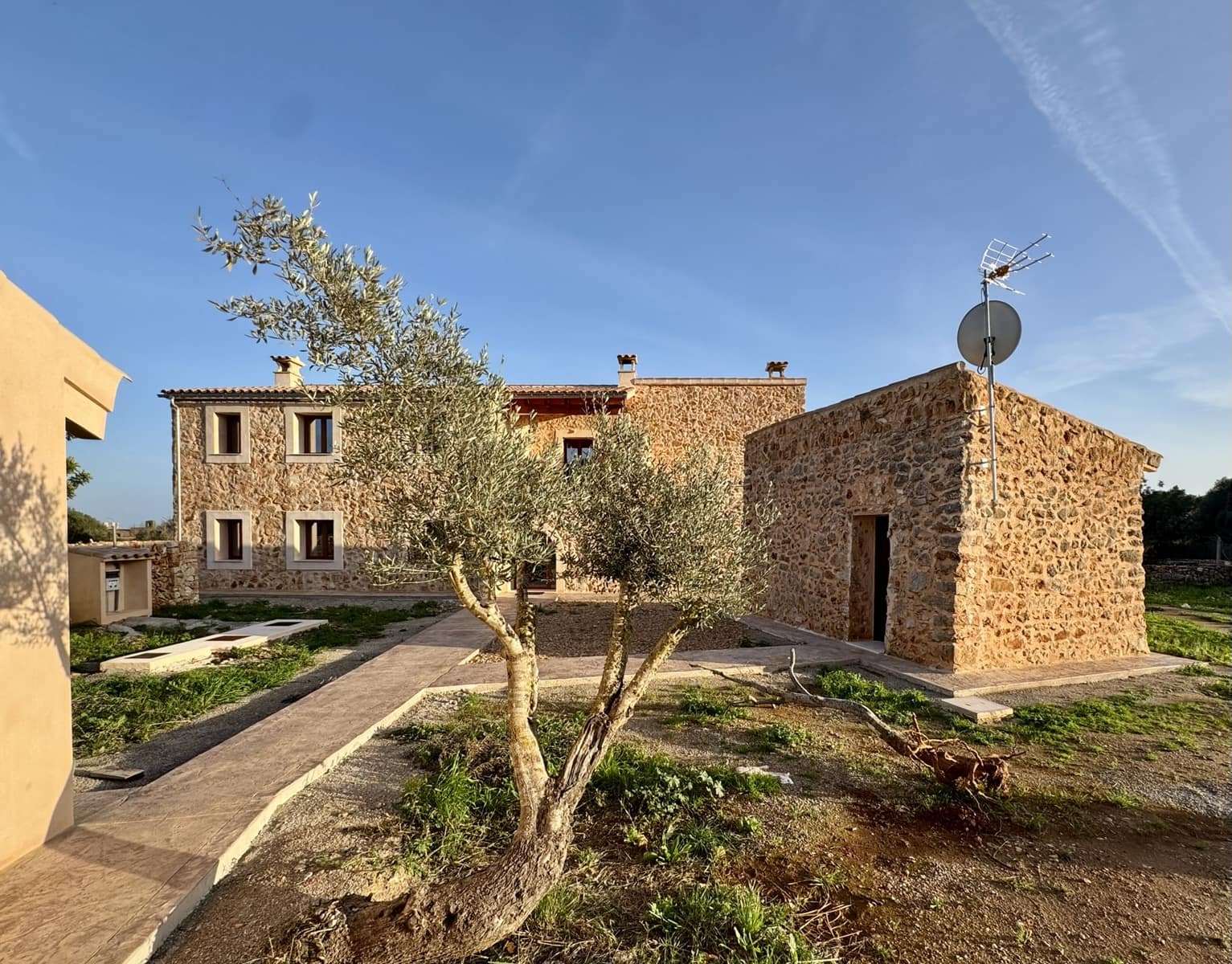 5 bedroom Finca/Country House for rent in Portocolom with pool garage - € 5,000 (Ref: 9783473)