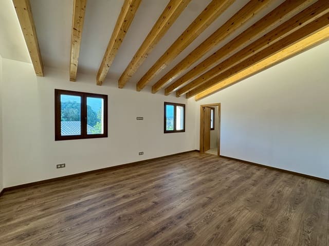 5 soveværelse Finca/Landehus til leje i Portocolom, Felanitx med garage - € 6.000 (Ref: 9783473)