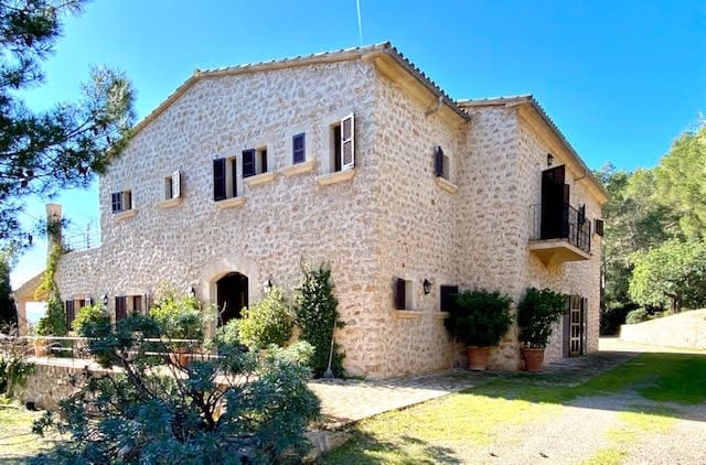 4 bedroom Finca/Country House for sale in Manacor with pool garage - € 3,900,000 (Ref: 9789732)