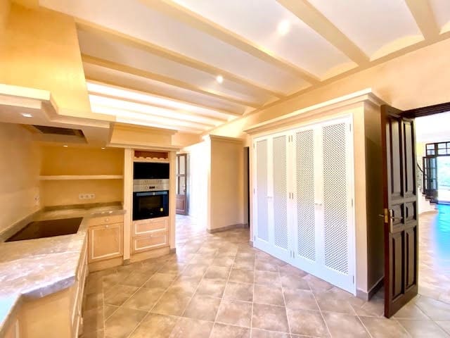 4 bedroom Finca/Country House for sale in Manacor with pool garage - € 3,900,000 (Ref: 9789732)