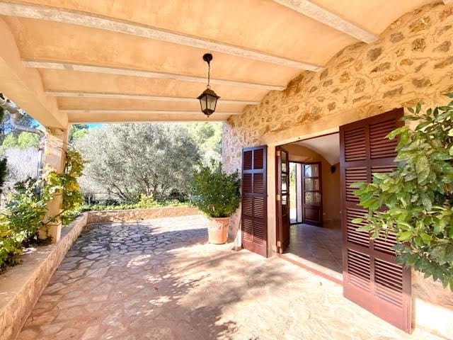 4 bedroom Finca/Country House for sale in Manacor with pool garage - € 3,900,000 (Ref: 9789732)