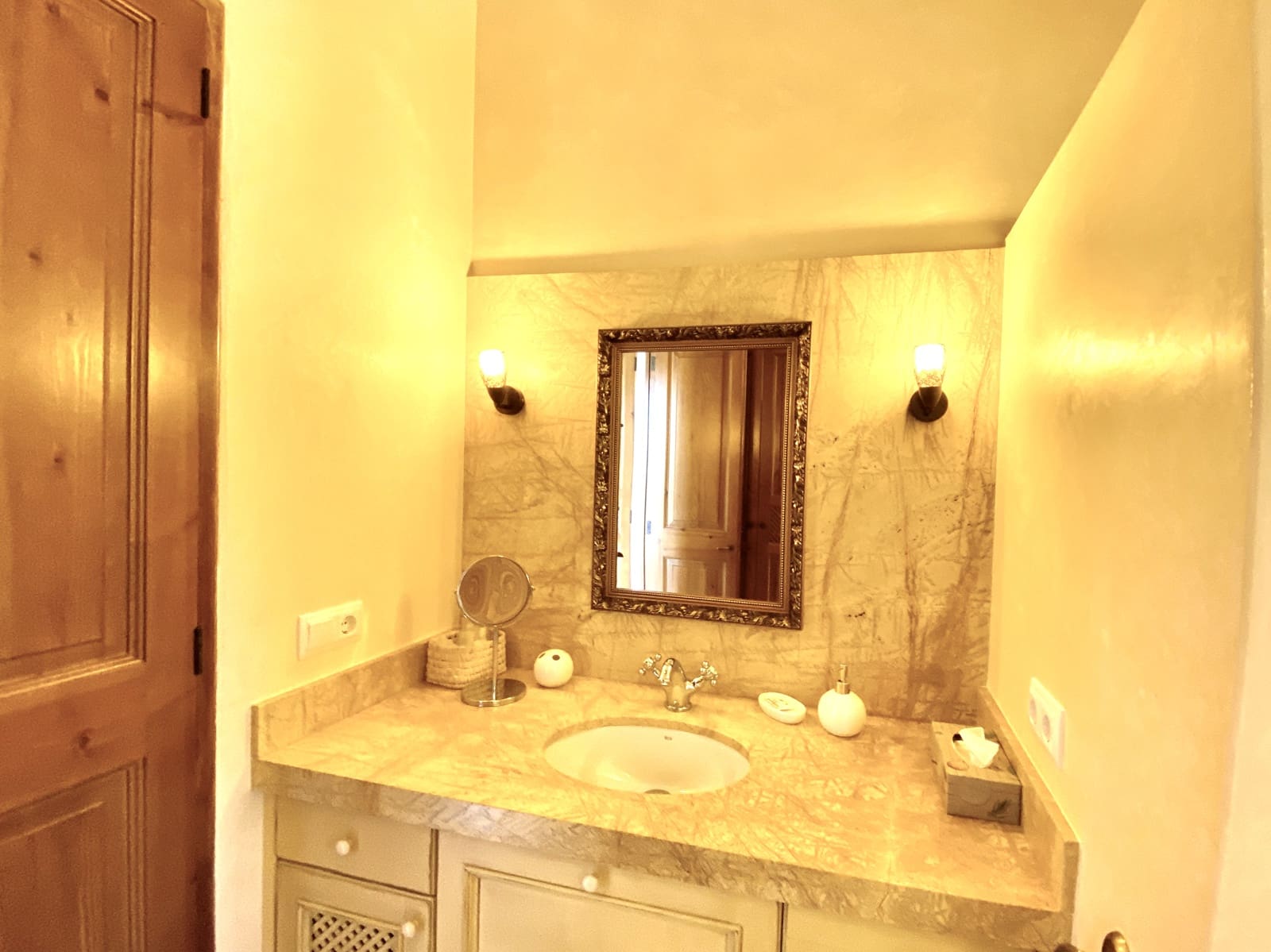 3 soverom Finca/Herregård til leie i Manacor med svømmebasseng - € 3 000 (Ref: 9789750)