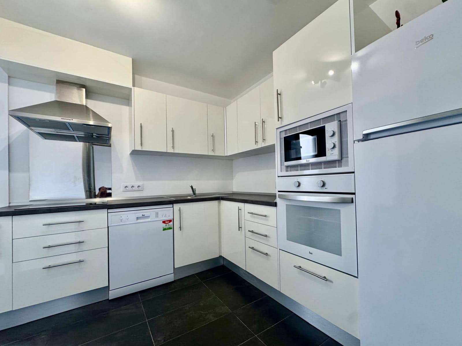 Huoneisto vuokrattavana paikassa Portocristo / Port de Manacor mukana 
autotalli - 2 000 € (Ref: 9899828)