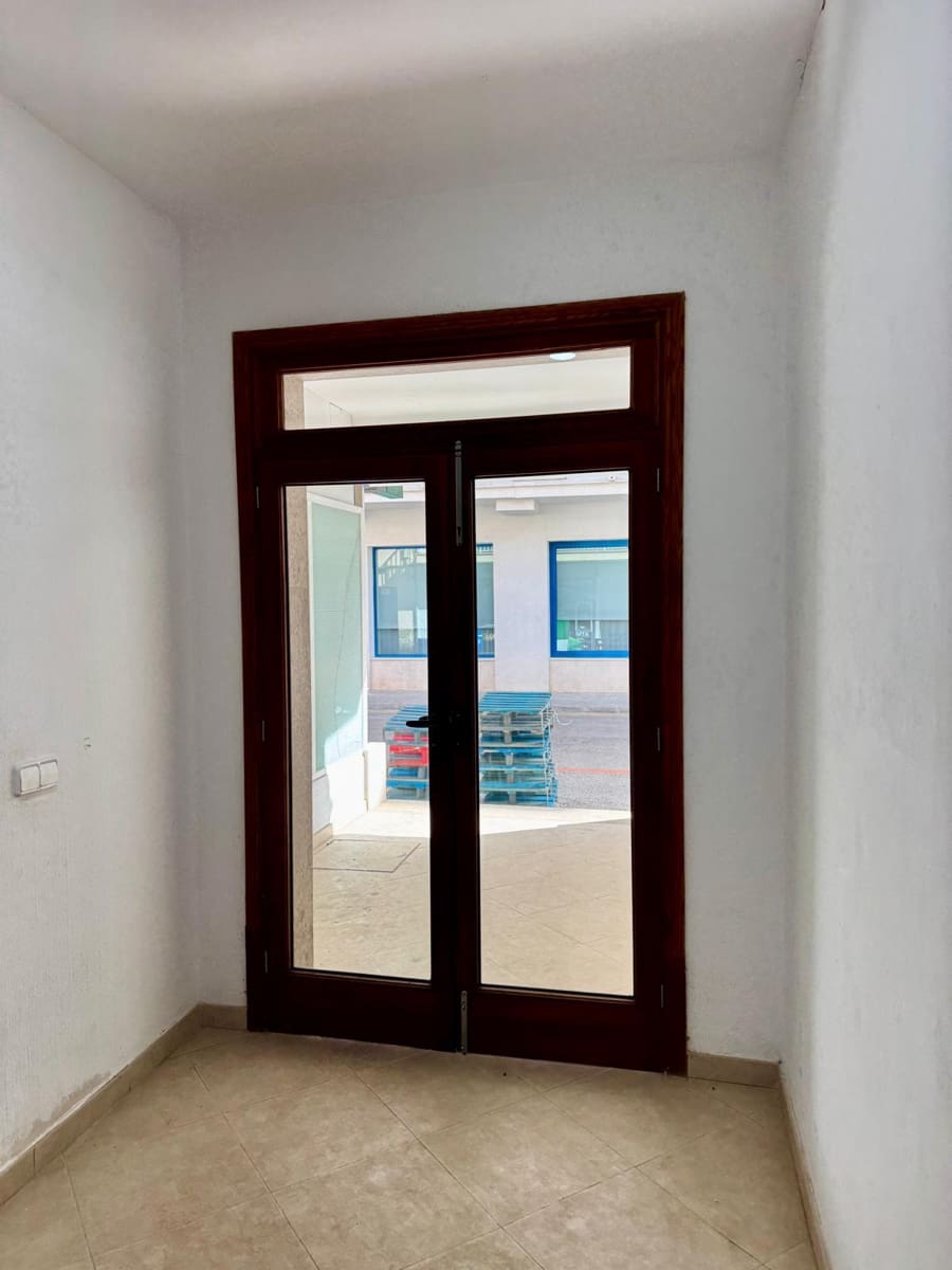 4 bedroom Apartment for rent in Colonia de Sant Jordi - € 1,200 (Ref: 9928476)