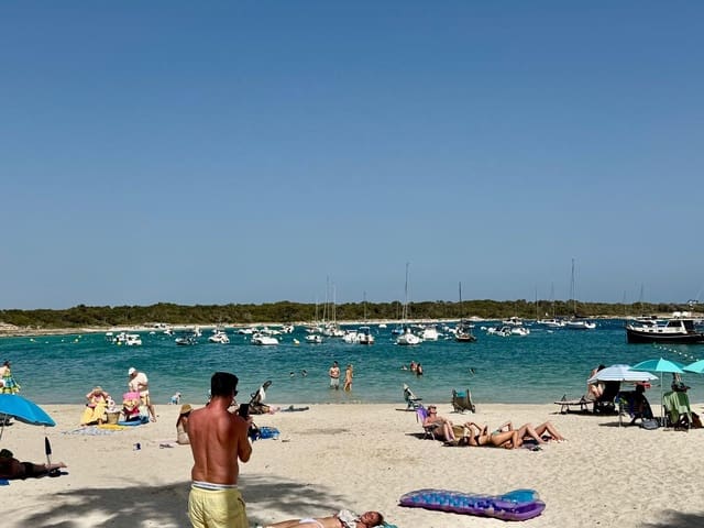 4 bedroom Apartment for rent in Colonia de Sant Jordi, Ses Salines - € 1,200 (Ref: 9928476)