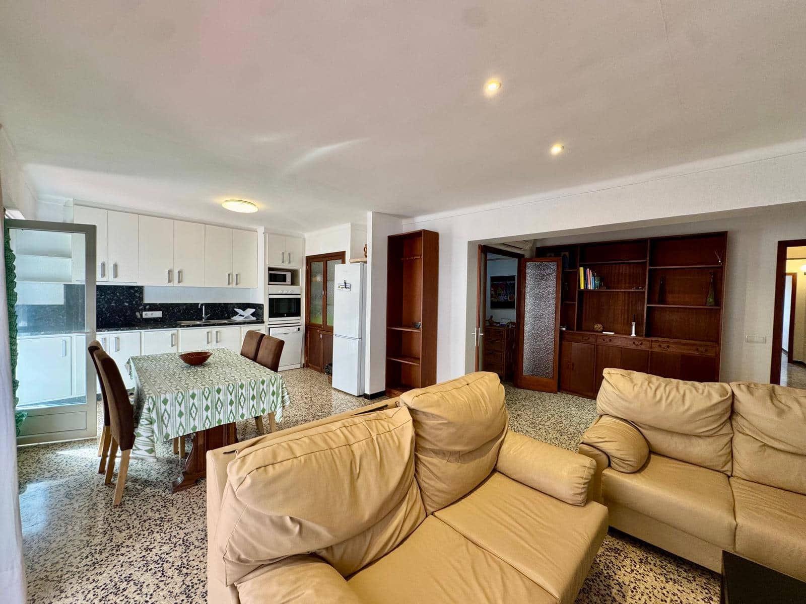 4 bedroom Apartment for rent in Colonia de Sant Jordi - € 1,200 (Ref: 9928476)