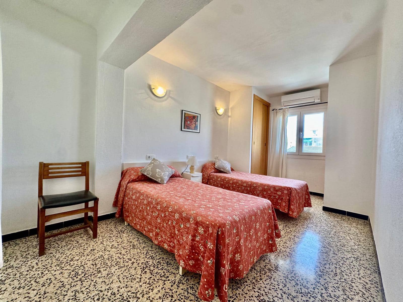 4 bedroom Apartment for rent in Colonia de Sant Jordi - € 1,200 (Ref: 9928476)