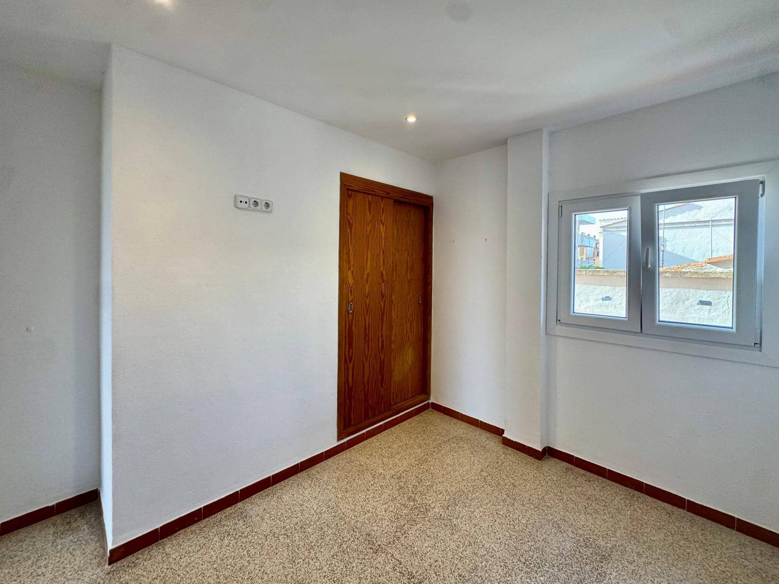 3 bedroom Apartment for rent in Sa Rapita / La Rapita - € 900 (Ref: 9929974)