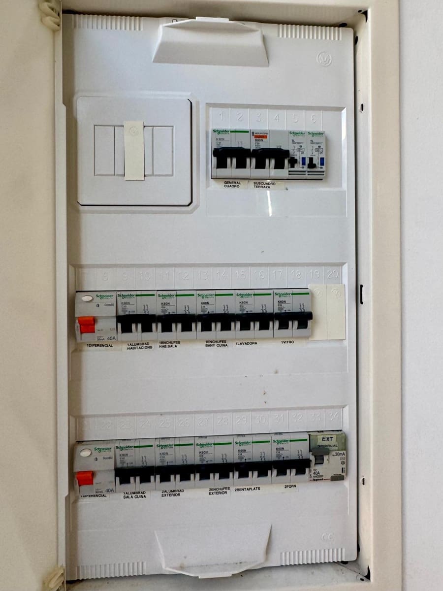 2 soveværelse Lejlighed til leje i Portocolom - € 1.500 (Ref: 9946880)