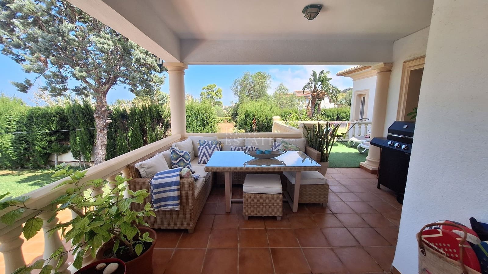 4 sypialnia Willa na sprzedaż w Denia z basenem - 775 000 € (Ref: 10001001)
