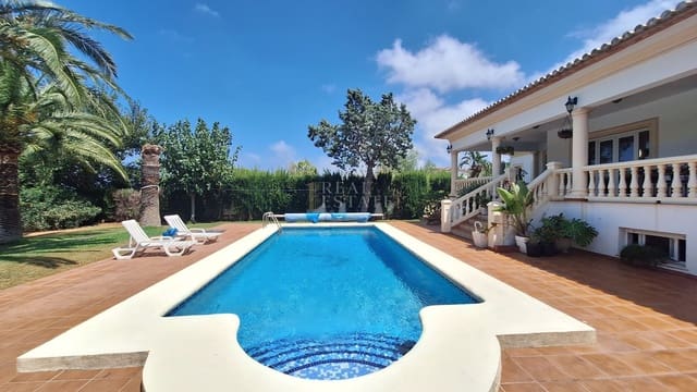4 bedroom Villa for sale in Dénia with pool - € 775,000 (Ref: 10001001)